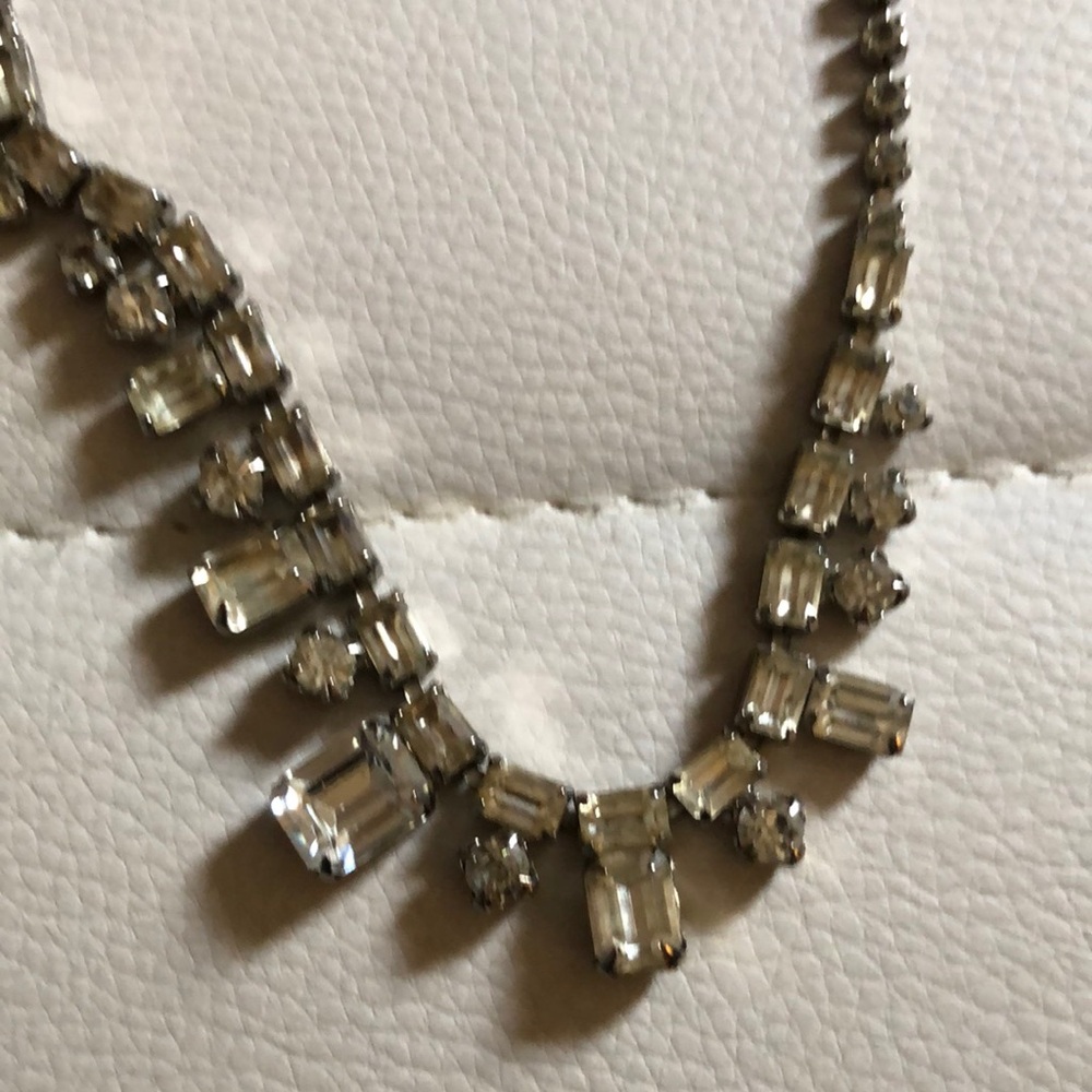 Vintage Elegant Silver Necklace with Clear Stones